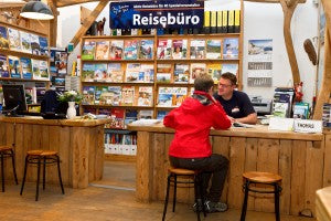 Theke und Reisebüro